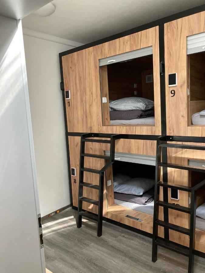 Capsule Hostel Erbenova براغ المظهر الخارجي الصورة